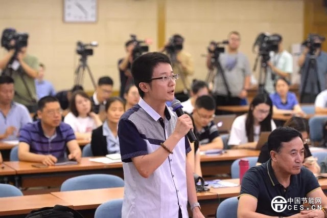 国家发展改革委举行专题拼搏(中国)发布会 介绍创新和完善促进绿色发展价格机制有关情况