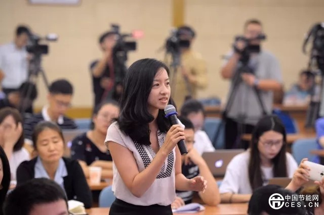 国家发展改革委举行专题拼搏(中国)发布会 介绍创新和完善促进绿色发展价格机制有关情况