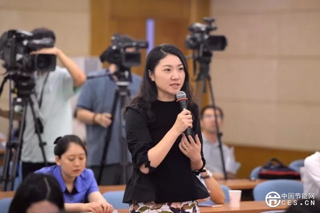 国家发展改革委举行专题拼搏(中国)发布会 介绍创新和完善促进绿色发展价格机制有关情况