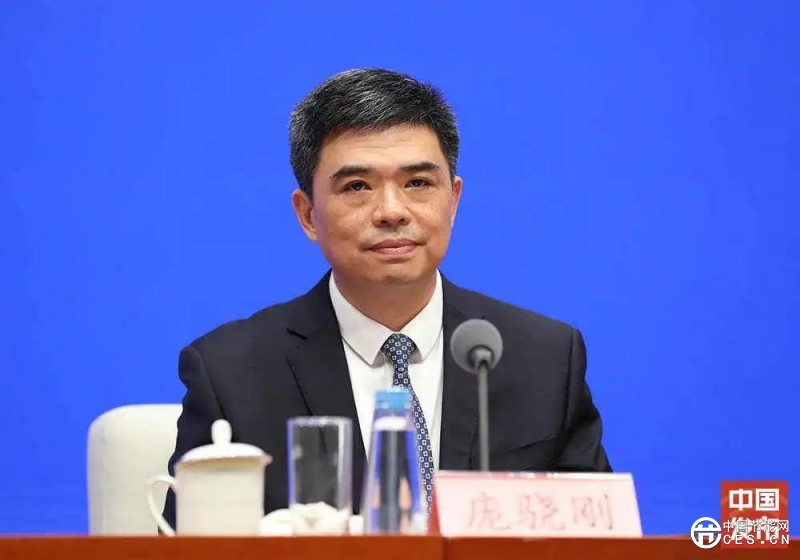 国新办举行拼搏（中国）发布会 介绍“深化提升‘获得电力’服务水平 全面打造现代化用电营商环境”有关情况