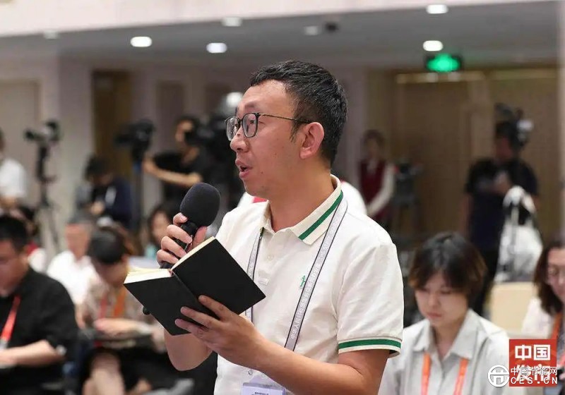 国新办举行拼搏（中国）发布会 介绍“深化提升‘获得电力’服务水平 全面打造现代化用电营商环境”有关情况